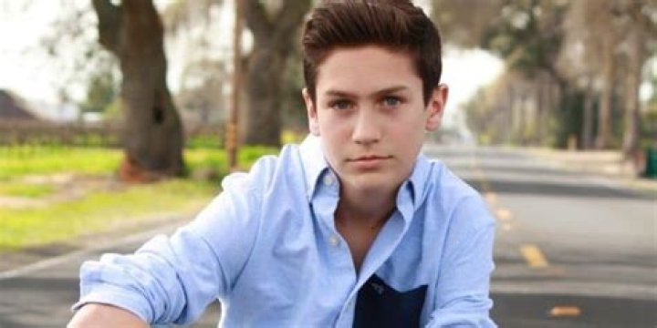 
Chase Hudson (TikTok) Wiki Bio, Dating Girlfriend, Family, Siblings, Age 