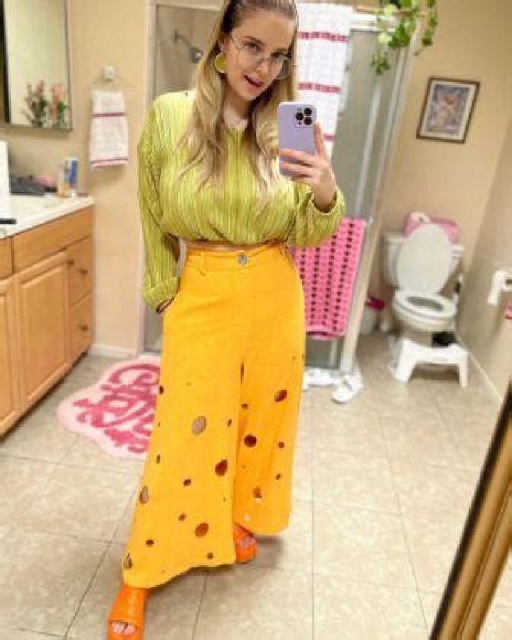 Codi Vore Height, Weight, Net Worth, Age, Birthday, Wikipedia, Who, Instagram, Biography
