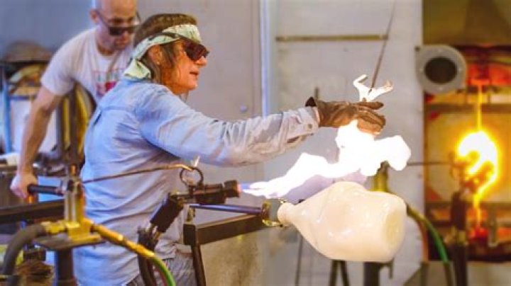 Deborah Czeresko: Does She Have Autism? Update on the health and gender of American glassblowers