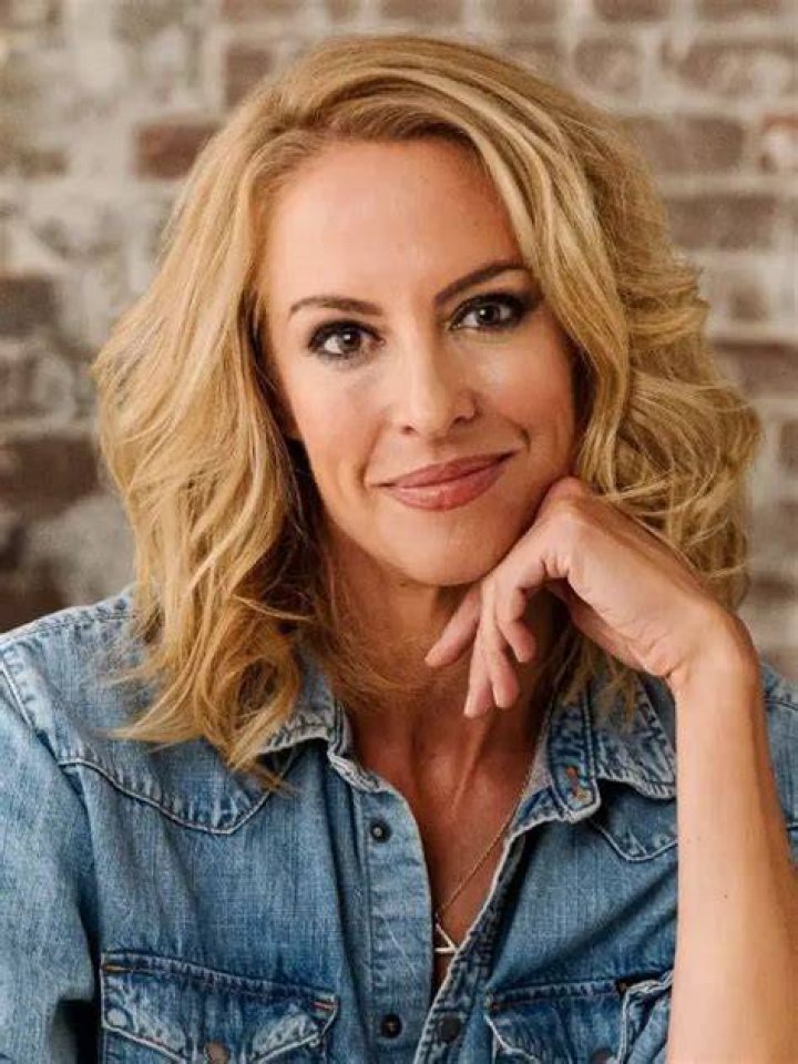 
Heather Cox Height, Weight, Net Worth, Age, Birthday, Wikipedia, Who, Nationality, Biography 