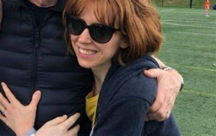 
Inside The Glamorous Life of Ron Howard’s Daughter Jocelyn Howard 