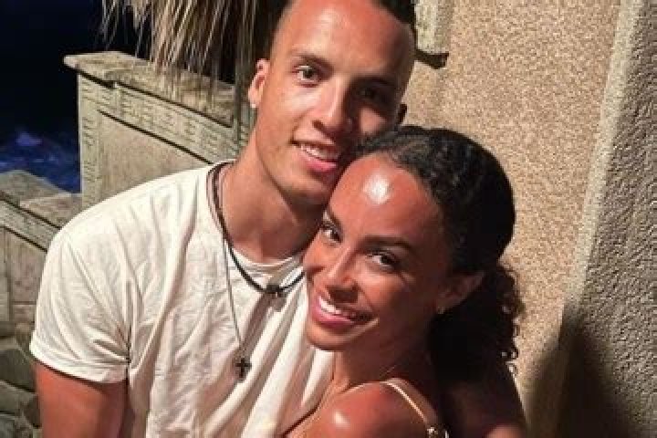 Is Avery Buchholz Married to Wife? Or Dating a Girlfriend?