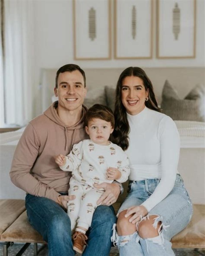 Is Betty Rocker Married? Her Wiki, Age, Husband, Family, Net worth, Height, Weight and Reviews