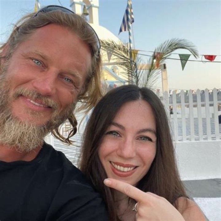 Is Travis Fimmel Married to Wife? Or Dating a Girlfriend?
