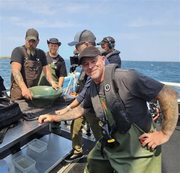 
Jeff MacKinnon Age, Birthday, Wikipedia, Who, Nationality, Biography 
