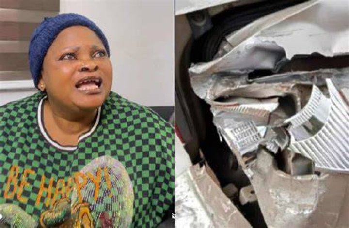 
Mama No Network, an actress, was involved in a terrible car accident. 