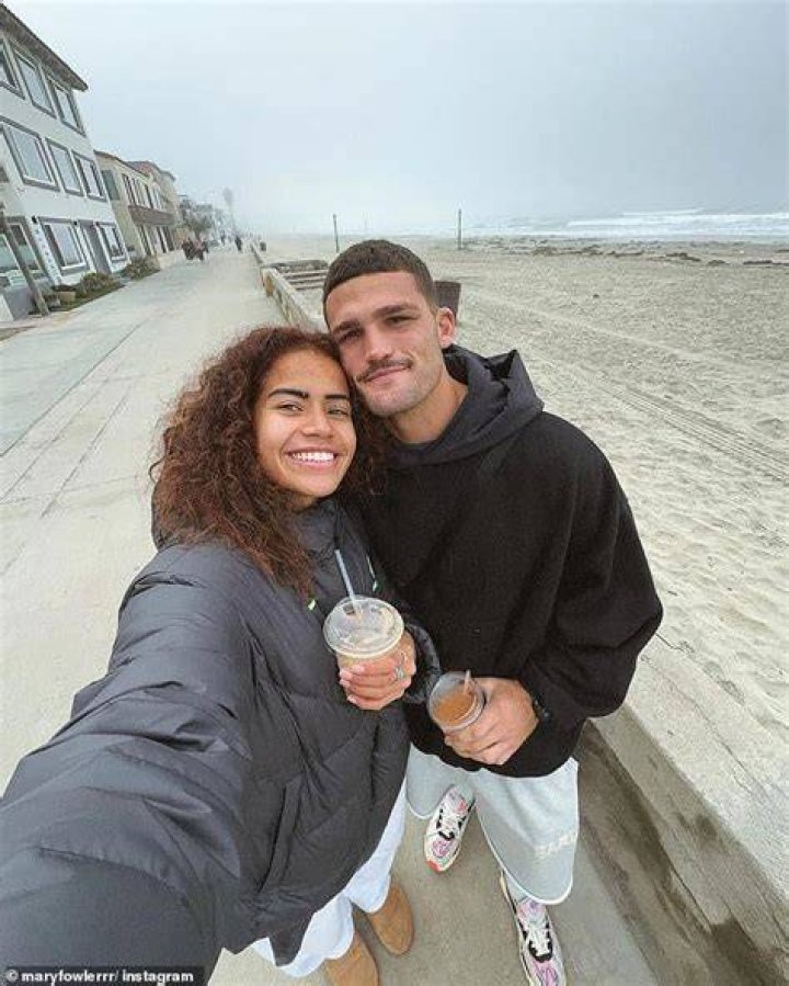 Mary Fowler Biography: Boyfriend or Girlfriend, Family, Salary & Net Worth