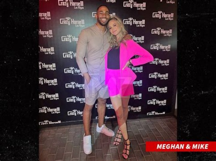 
Meghan King Meets ‘Bachelorette’ Star Mike Johnson At A Strip Club 
