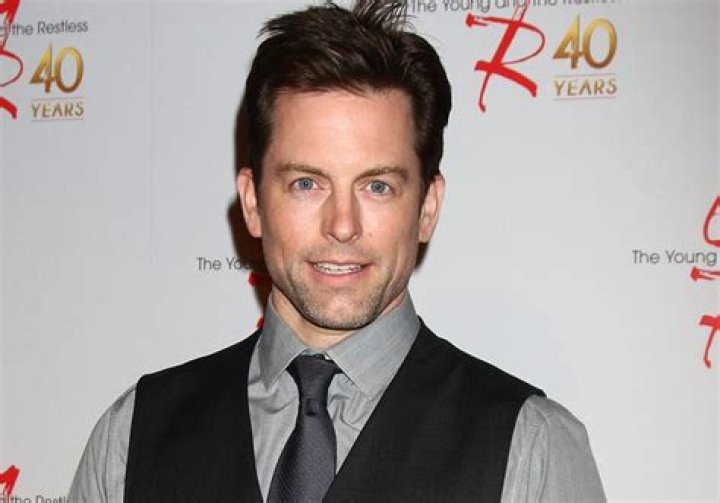 Michael Muhney Height, Weight, Net Worth, Age, Birthday, Wikipedia, Who, Nationality, Biography