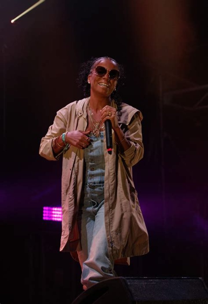 
Ms. Dynamite Height, Weight, Net Worth, Age, Wiki, Who, Instagram, Biography 