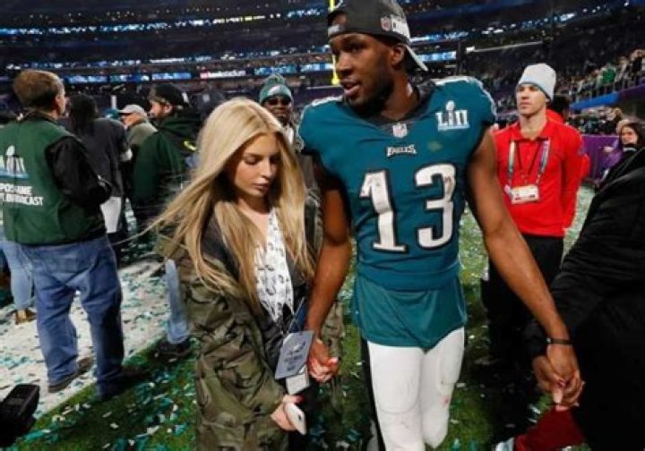 
Nelson Agholor is not Married to Wife. Dating a Girlfriend: Viviana Volpicelli 