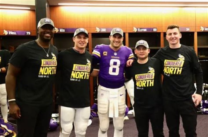
Nick Mullens Height, Weight, Net Worth, Age, Birthday, Wikipedia, Who, Nationality, Biography 