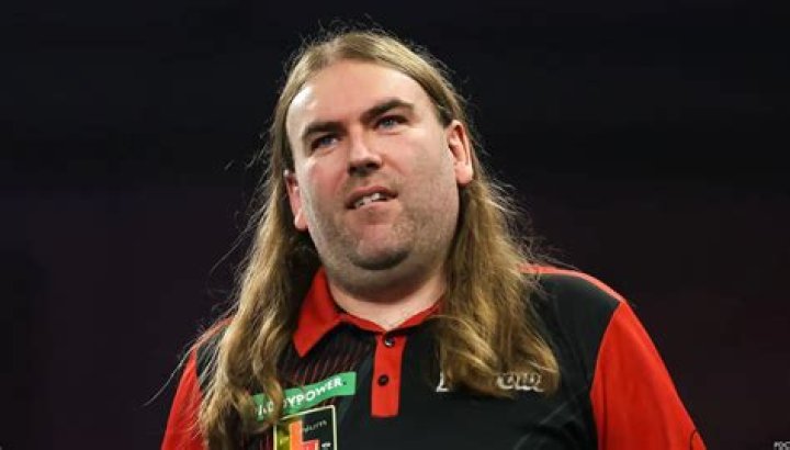
No, Ryan Searle Is Not Blind – Does He Really Have An Eyesight Problem? 