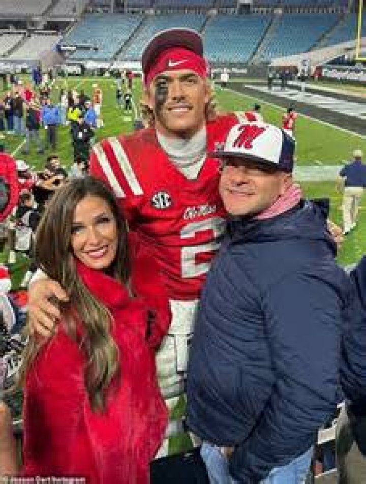 
Ole Miss Rebels Jaxson Inherited His Athletic Talent From His Parents Brandon And Kara Dart 