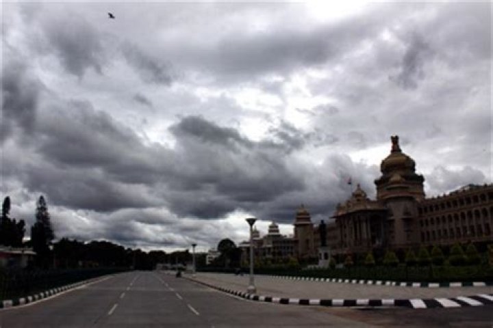 
Rain to lash B’luru, 10 K’taka districts under yellow alert 