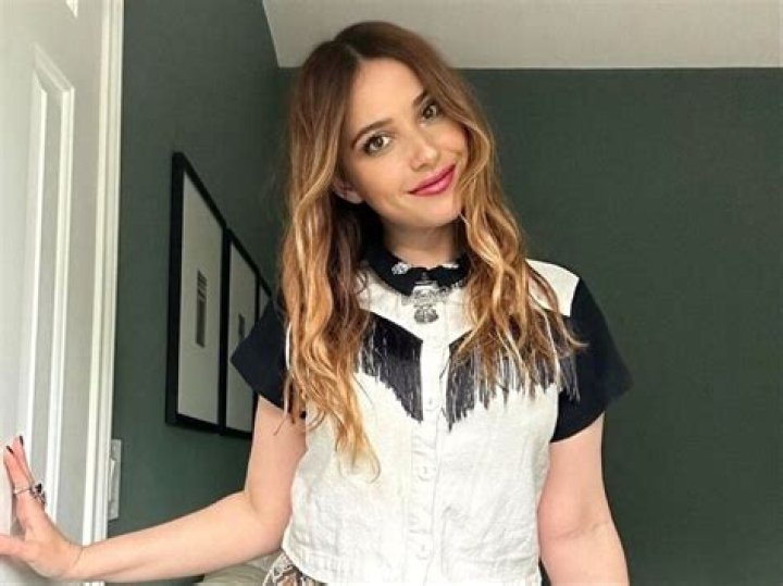 Sara Weinshenk Height, Weight, Net Worth, Age, Birthday, Wikipedia, Who, Instagram, Biography