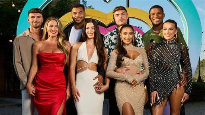 Shaughna Phillips Baby Daddy: Who Is She Dating Now? Love Island Star Pregnancy Update