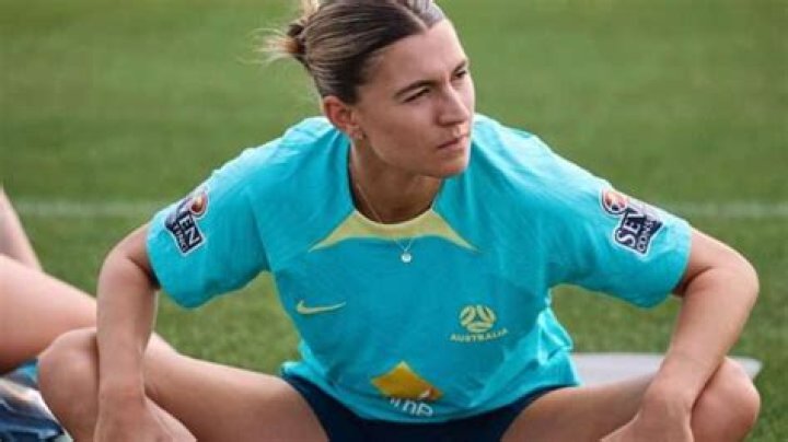 
Steph Catley Height, Weight, Net Worth, Age, Birthday, Wikipedia, Who, Nationality, Biography 