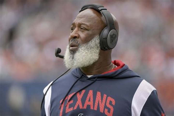
Texans: Where Is Lovie Smith Now? Kids and Salary Net Worth 