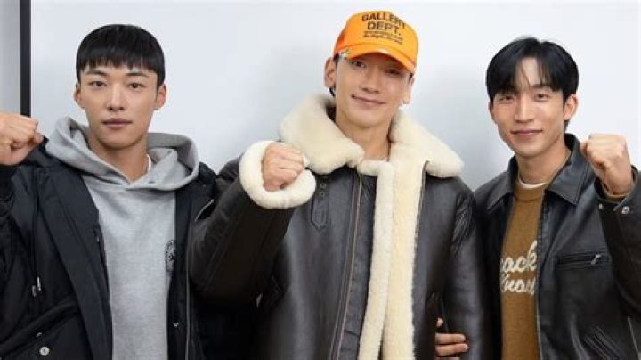 
WATCH: Woo Do-hwan stars as a gritty boxer turned bodyguard in the first look for Bloodhounds 