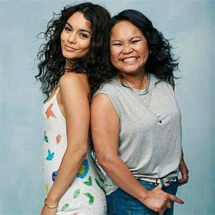 Who are Vanessa Hudgenss Parents? Vanessa Hudgens Biography, Parents Name, Nationality and More