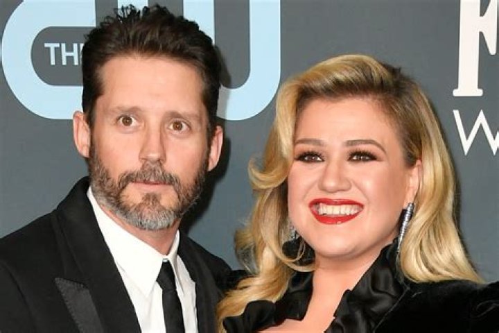 
Who is Kelly Clarkson’s Ex-Husband Brandon Blackstock and How Many Kids Does He Have? 