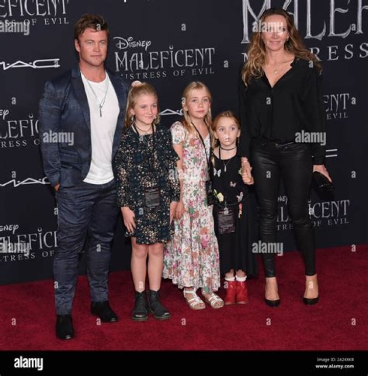 
Who Is Sarah Niles Husband And Daughter? Family And Net Worth 
