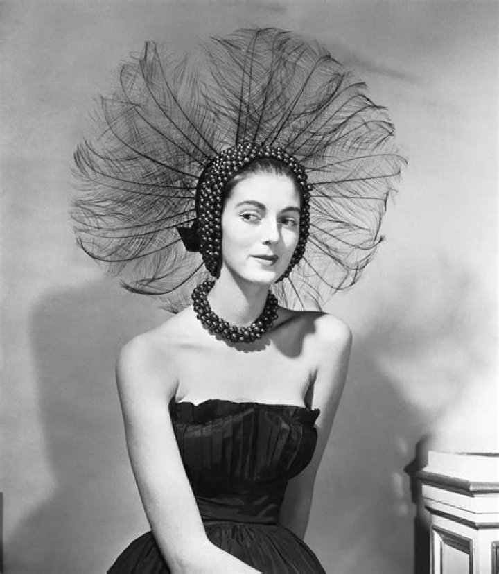 World’s Oldest Supermodel Carmen Dell’Orefice, 91, Stars in Elegant Nude Photo Shoot